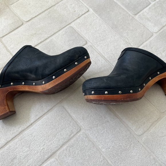 Black Wooden Heel Size 8 Seude Ugg Clogs - Picture 4 of 5